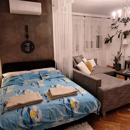 Belvarosi Studio Apartman Γκιόρ Εξωτερικό φωτογραφία