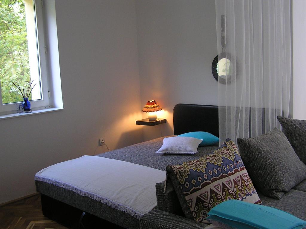 Belvarosi Studio Apartman Γκιόρ Δωμάτιο φωτογραφία